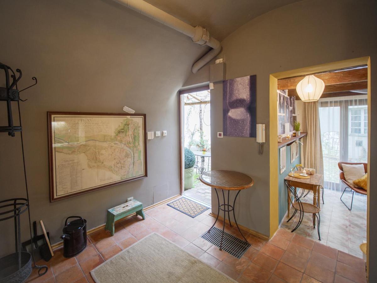Romantic Nest Under Prague Castle Экстерьер фото